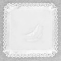 Szatka do chrztu, gołębica biała