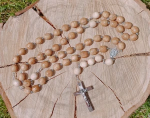 Różaniec drewniany z drzewa wiśniowego i brzozowego - 10 mm