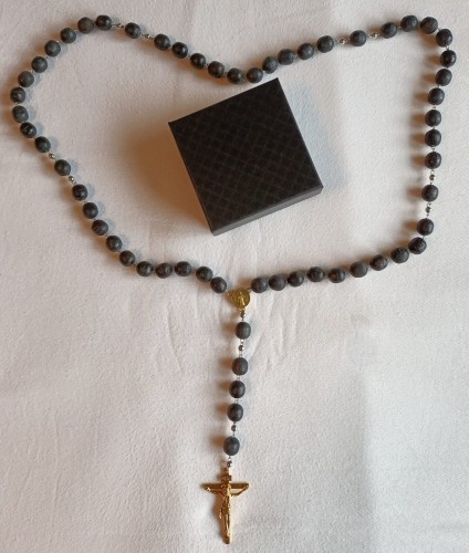 Różaniec ręcznie robiony, czarny - 10 mm + pudełko
