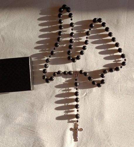 Różaniec handmade z czarnego drewna - 10 mm + pudełko czarne