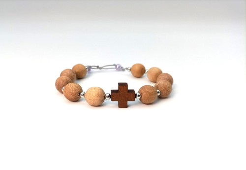 Różaniec z drewna na rękę damski z krzyżykiem - Koraliki 12 mm
