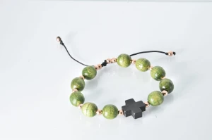 Różaniec drewniany handmade - na rękę, zielony - 10 mm    