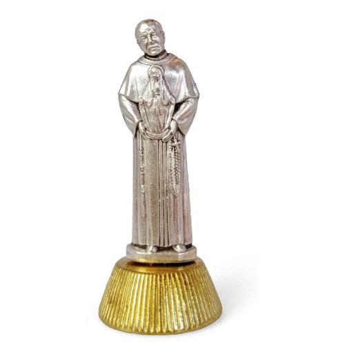 Figurka św. Maksymiliana Kolbe o wysokości 6 cm. Wykonana z metalu.