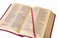 Biblia dla kobiet - malinowa - środek z zakładką