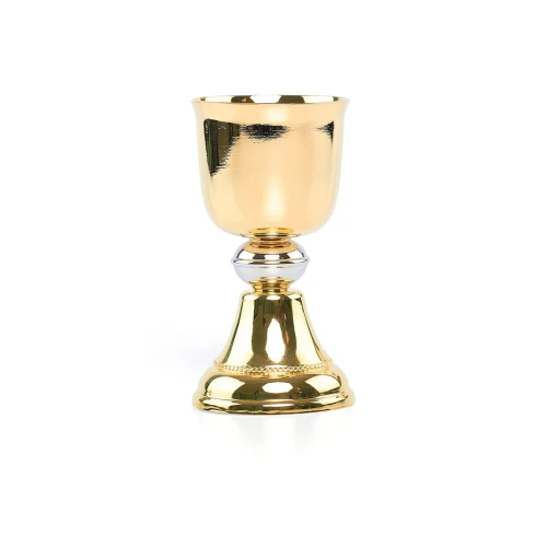 Kompaktowy kielich mszalny do celebracji plenerowej i podróży – Złocony, wys. 11 cm, Ø czaszy 6 cm. Jeden z najmniejszych dostępnych modeli w klasycznym kształcie kielich na rynku.