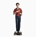 Figurka święta - Carlo Acutis z atrybutami kamery, telefonu i różańca - 10 cm