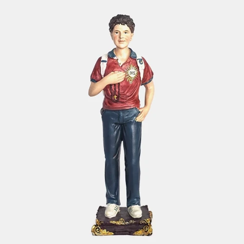 Statuetka św. Carlo Acutisa (13 cm) – Patron młodzieży z plecakiem, telefonem i różańcem