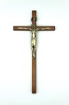 Drewniany krzyż na ścianę - 24 cm - Odcień wiśni