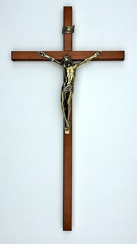 Drewniany krzyż na ścianę w odcieniu wiśni - 30 cm
